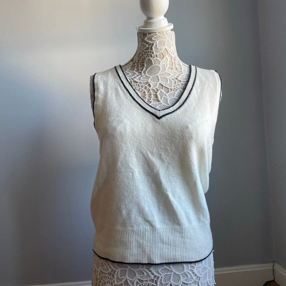 Old Navy Academia White/Cream V-neck Sweater Vest Navy Trim Fall Layer Size Med